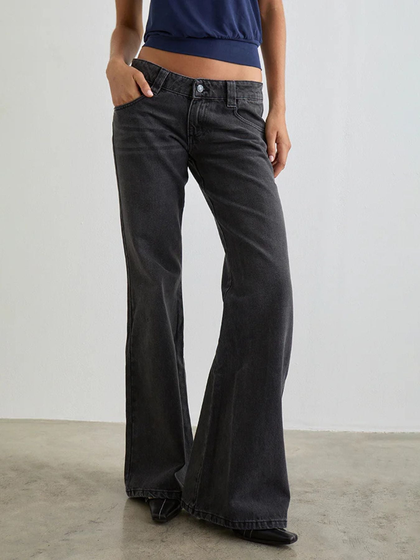 055aedef-e2ba-49cd-b950-3ff98c7957ba-Maxlow-rise-flare-leg-jeans be used instead.